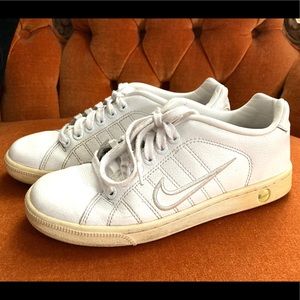 Vintage NIKE Leather All White Flat Casual Sneaker Low Top Shoe